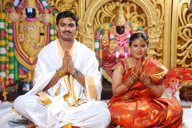 The 2012 wedding portrait of Sunayana Dumala (right) and Srinivas Kuchibhotla.