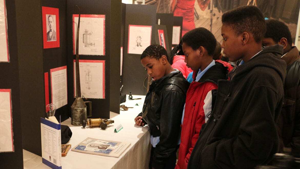 students at museum