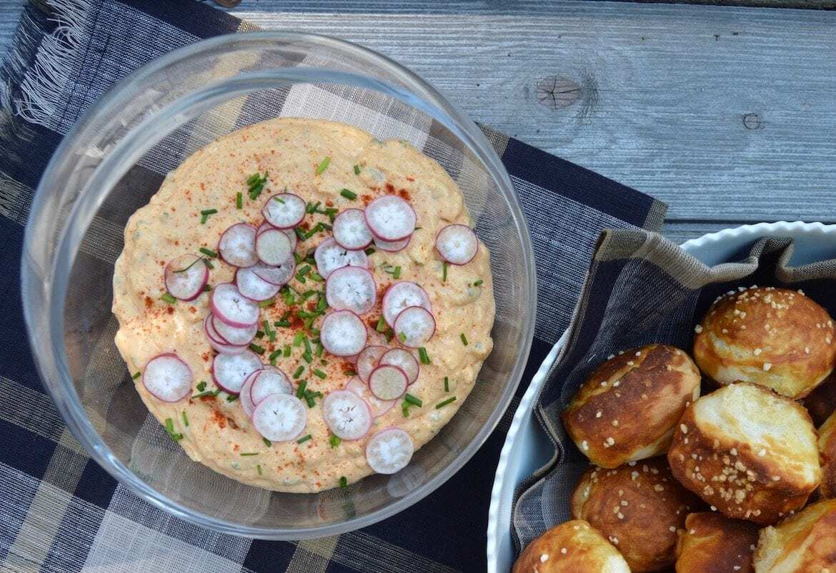 Pretzel bites and Obatzda