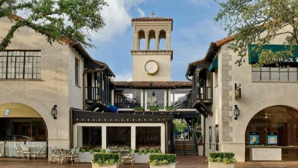 Entrance to Highland Park Village.