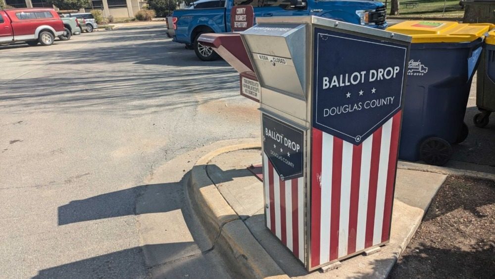 The final push is on for the Aug. 4 election on both sides of the state line. (Blaise Mesa | The Beacon)