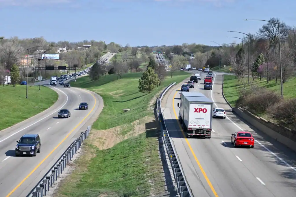 Traffic flows along U.S. Highway 71 just north of 63rd Street on March 28, 2025. Kansas City officials are studying how to make the highway safer. (Carlos Moreno | KCUR 89.3)