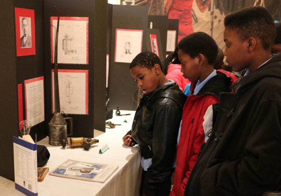 students at museum