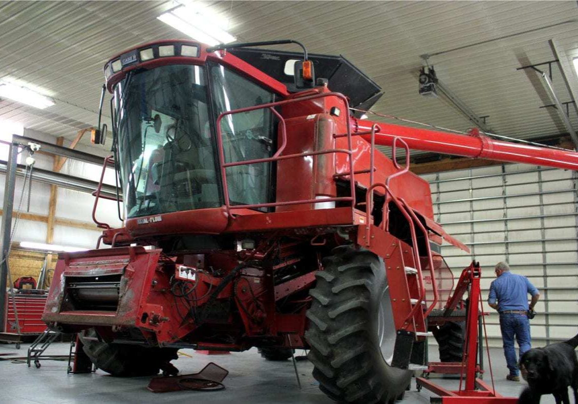 A tractor combine