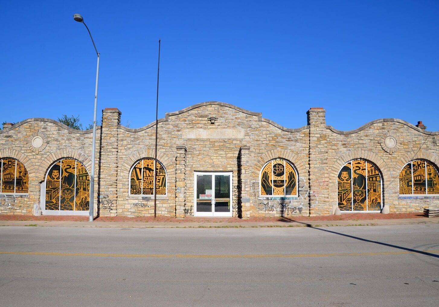 Exterior view of 2000 Vine Street in July 2022.