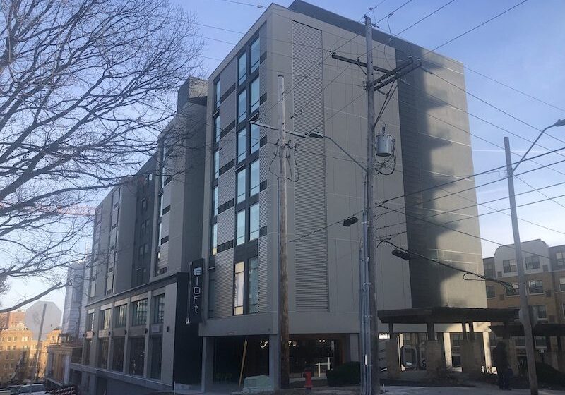 Aloft Plaza