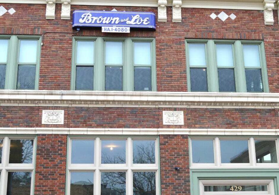 Brown & Loe is open.
