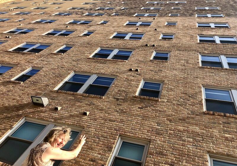 Fringe Fest rappelling