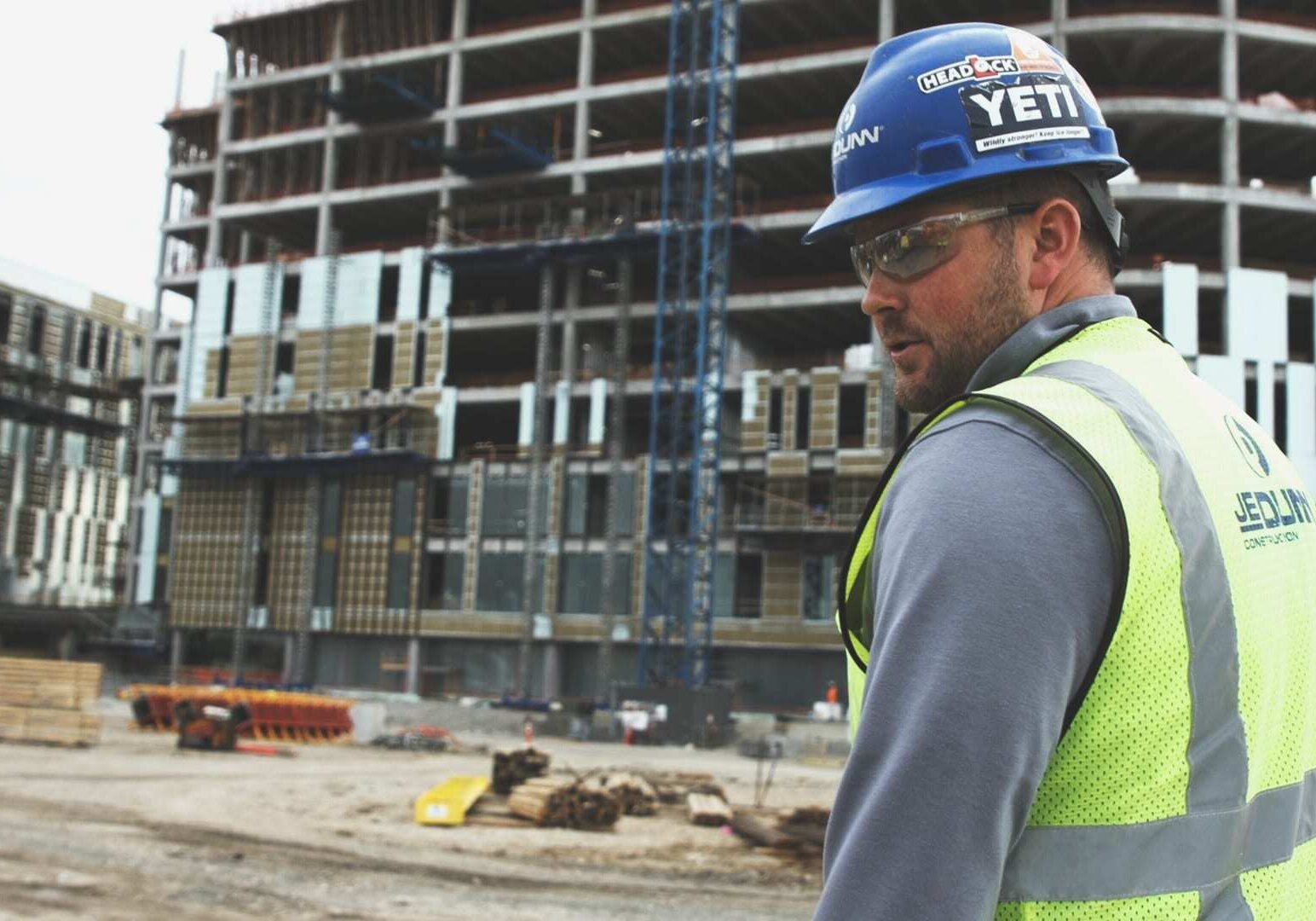 je dunn superintendent on construction site