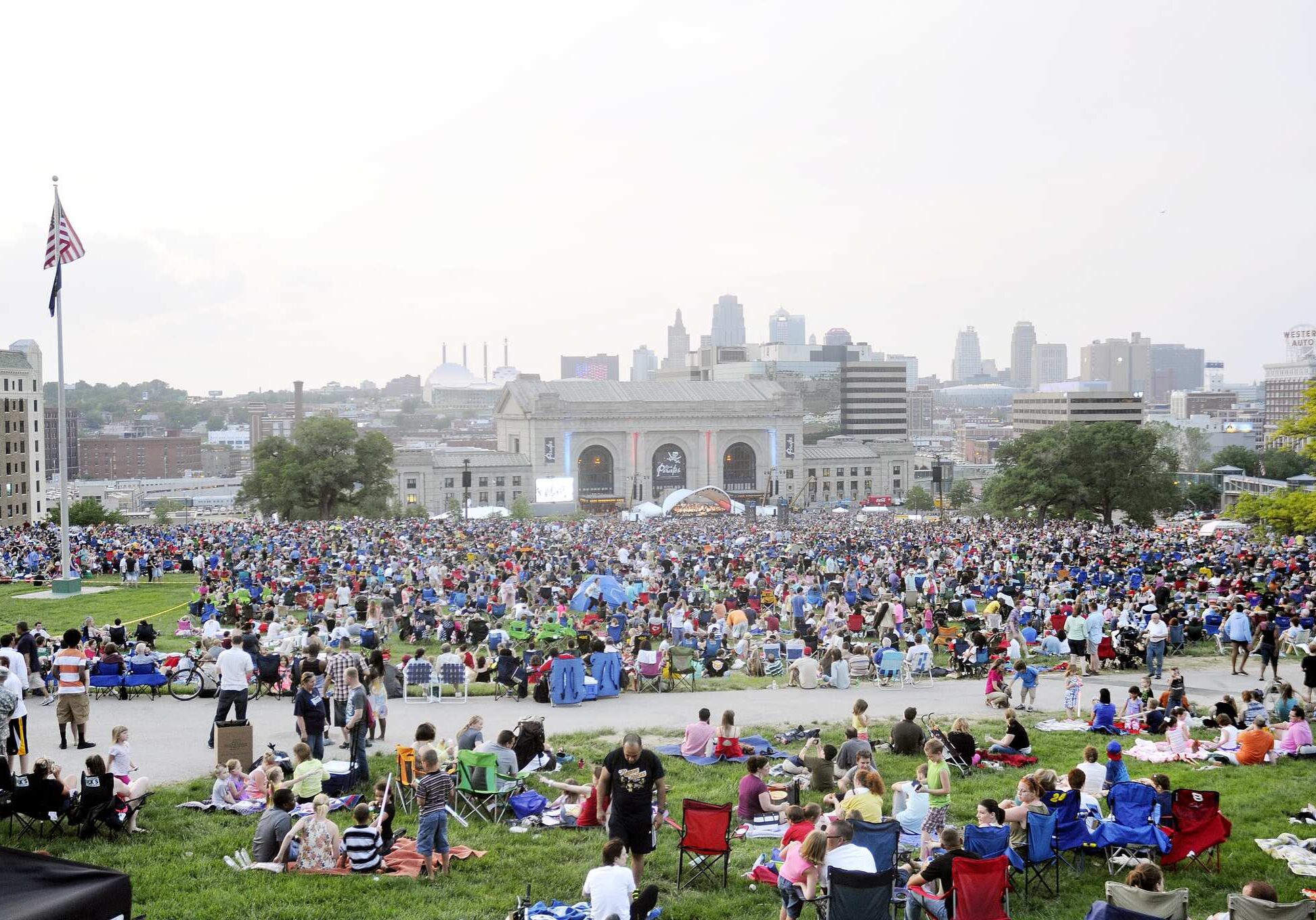 A large crowd