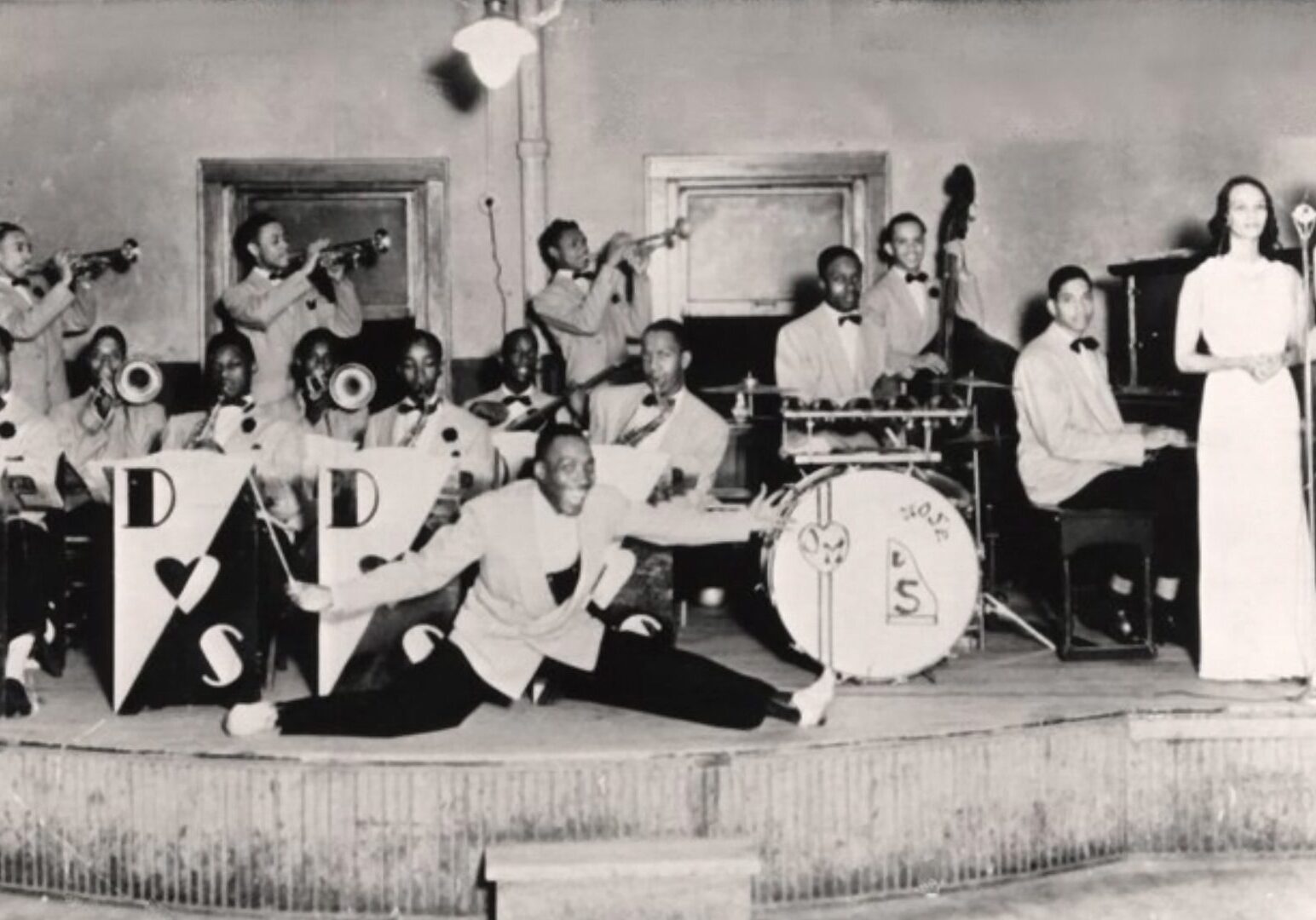 A young LaVerne Barker played in Deans of Swing