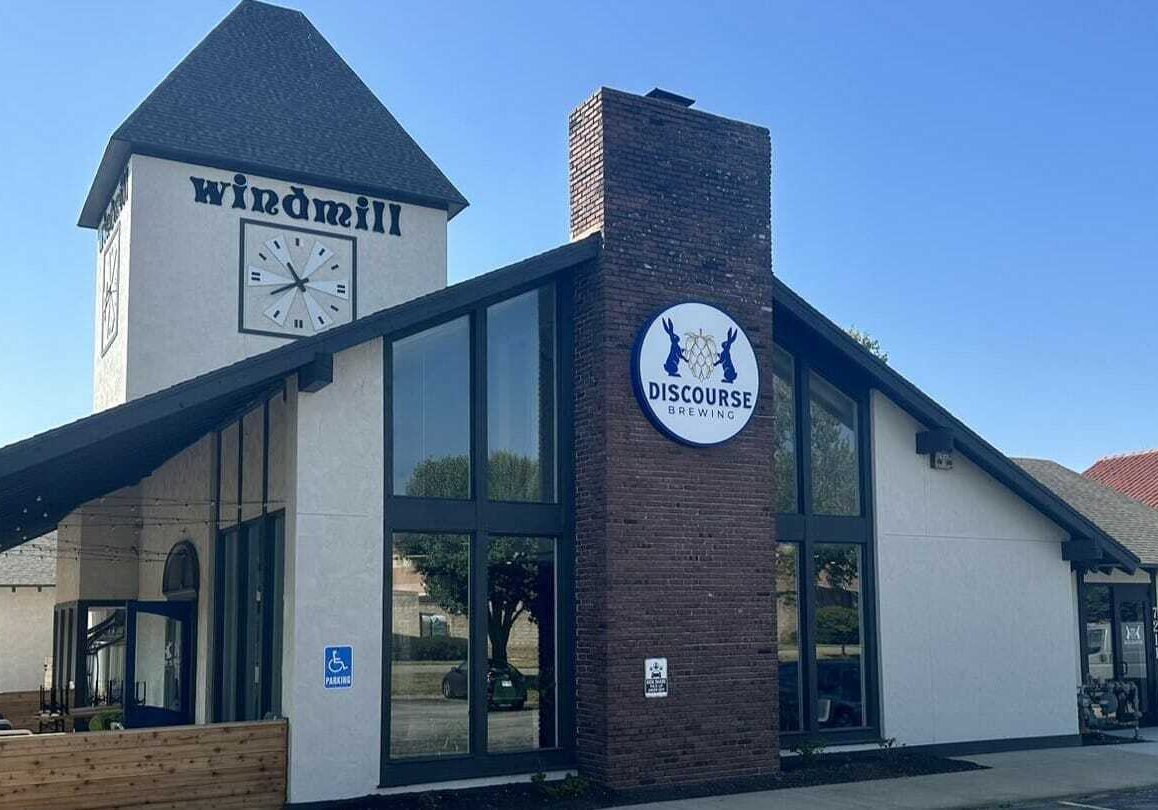 Exterior of Discourse Brewing.