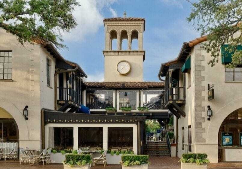 Entrance to Highland Park Village.