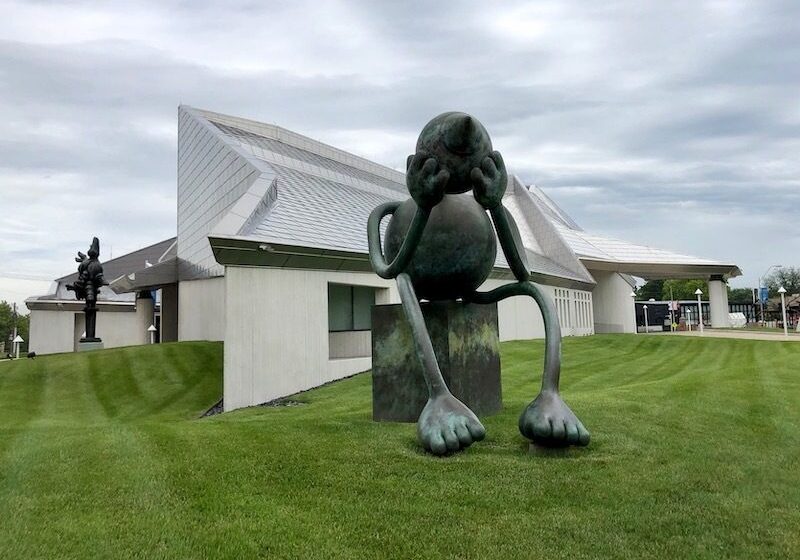Access to the Kemper Museum of Contemporary Art from 45th Street would be the gateway to a potential unified Kansas City Cultural District.