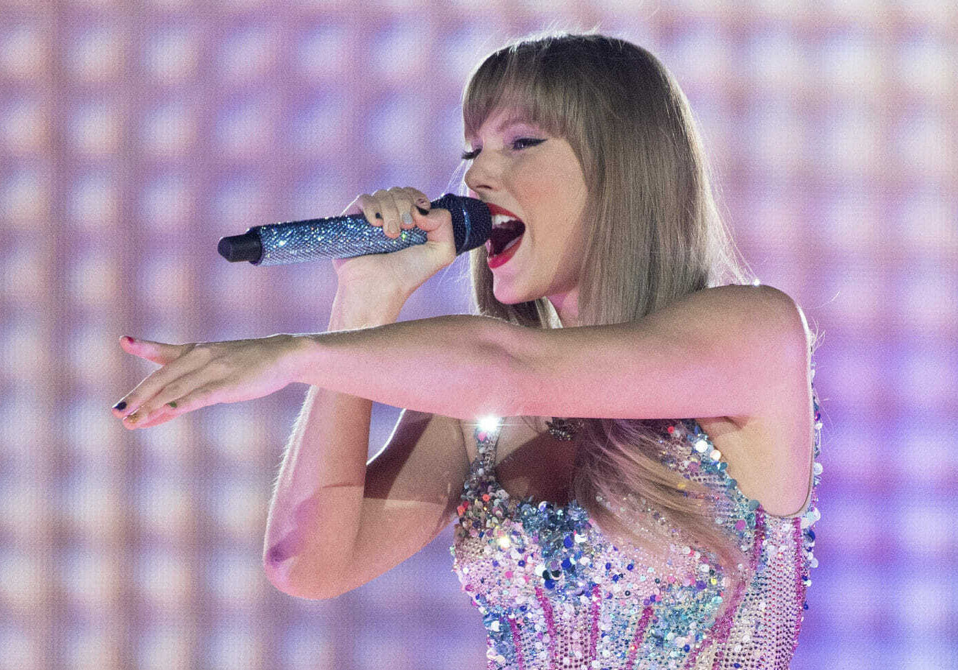 Taylor Swift on stage.
